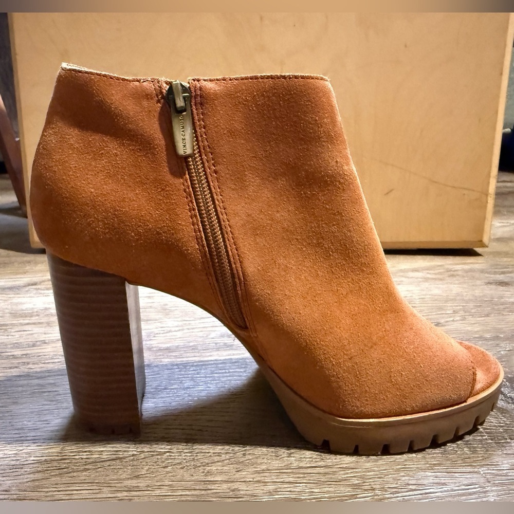 Vince Camuto Peep Toe Booties EUC - Picture 5 of 13